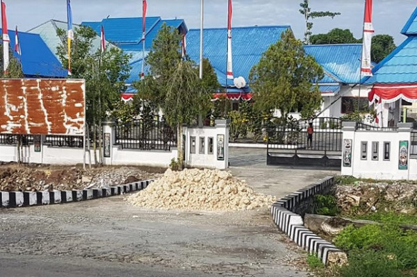 Kisruh Penerimaan CPNS di Papua, Warga Blokade Sejumlah Kantor di Keerom