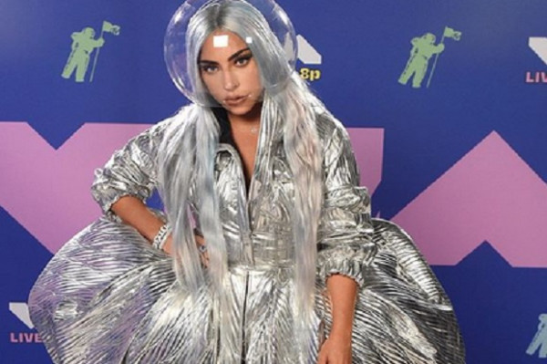 Busana dan Masker Lady Gaga Jadi Perhatian di MTV VMA 2020
