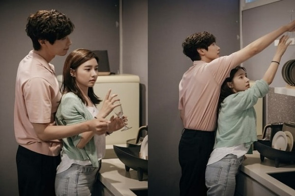 Ji Hyun Woo dan Kim So Eun Jatuh Cinta di 'Lonely Enough to Love'?