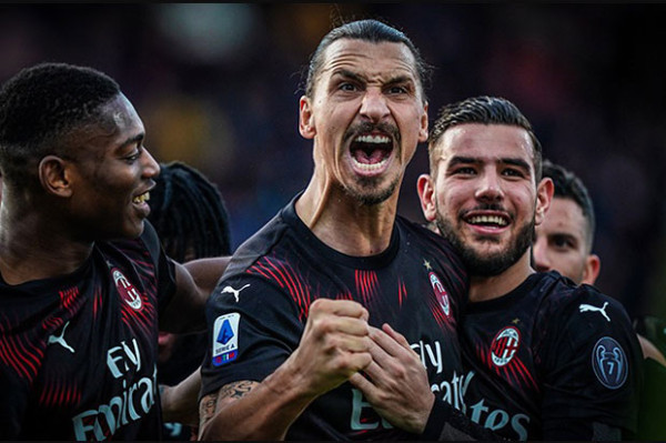 Karier Pesepak Bola Ini Tetap Bersinar di Kepala Tiga