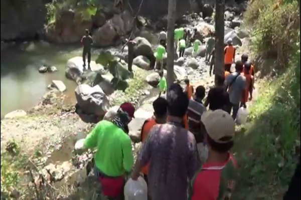 Antisipasi Krisis Pangan, Warga Ponorogo Tebar 90 Ribu Benih Ikan