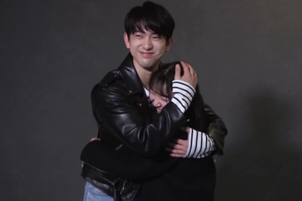 4 Hal yang Bikin Penggemar K-pop Dilarang Ketemu Artis Idolanya