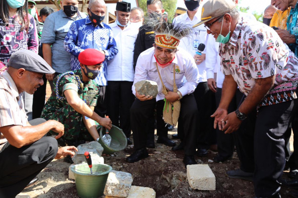 Menag Salurkan Bantuan Rp65 Miliar dalam Program Kita Cinta Papua