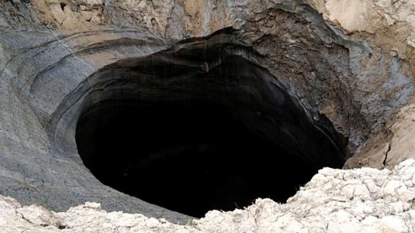 Teliti 'Pintu Neraka', Jawaban Pasti Lubang Raksasa Siberia Tak Terkuak