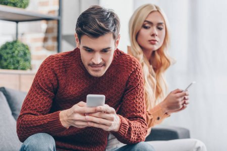6 Alasan Kamu Kena Ghosting, Menurut Para Cowok