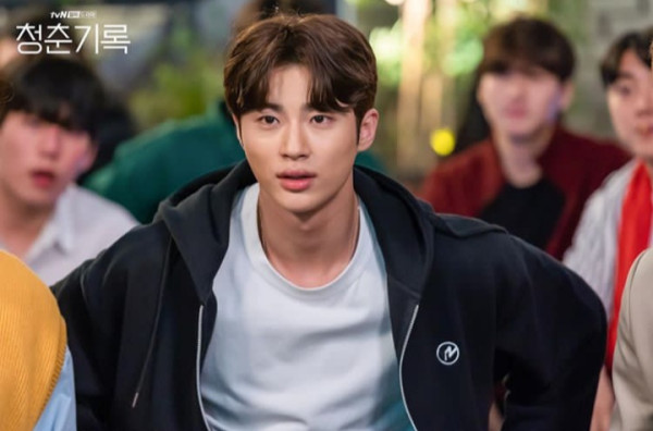 Tayang Perdana, Record of Youth Bikin Haru sekaligus Gemas