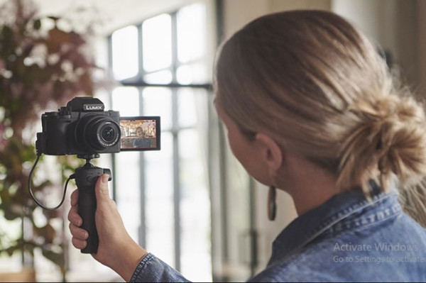 Lumix G100 Gandeng Rollover Reaction Dukung Konten Kreator