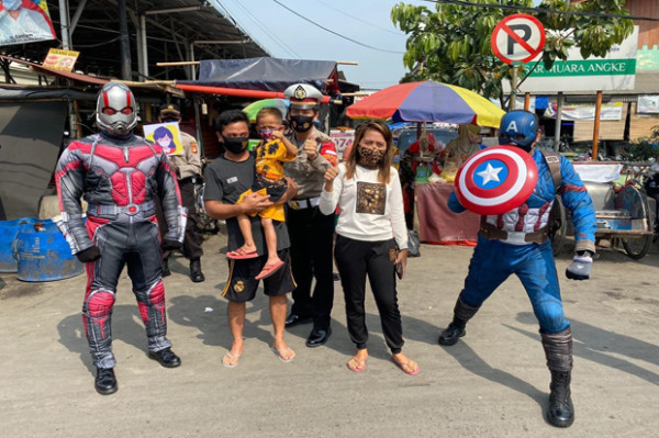 Tokoh Superhero Avengers Muncul di Pasar Muara Angke, Ada Apa?