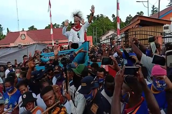 Ketua DPD Partai Golkar Papua Barat Terancam Dipecat