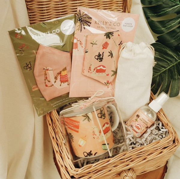 Produk-Produk Fashion Merek Lokal dengan Gaya Doodle Menarik, Gak Pasaran!