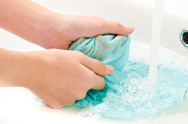 Tips Perawatan Produk Tie Dye Biar Tetap Kinclong dan Tahan Lama