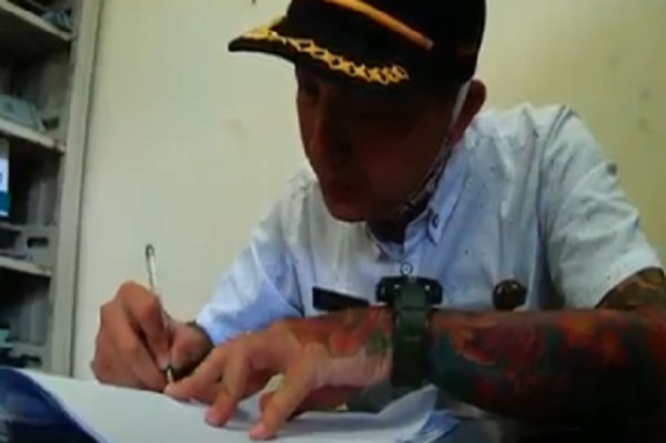 Kepala Desa di Banjarnegara Bertato Ala Yakuza