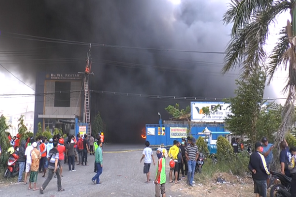 Pabrik Suku Cadang di Lamongan Terbakar Hebat, Para Buruh Panik