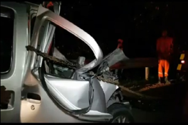 Minibus Tabrak Truk di Tol Purbaleunyi, 3 Tewas 3 Luka Luka