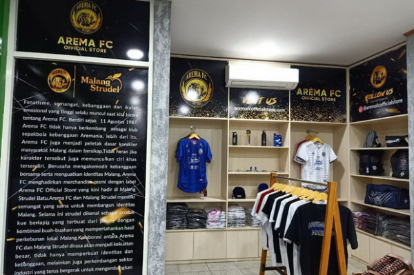 Berkolaborasi, Malang Strudel Hadirkan Merchandise Resmi Arema