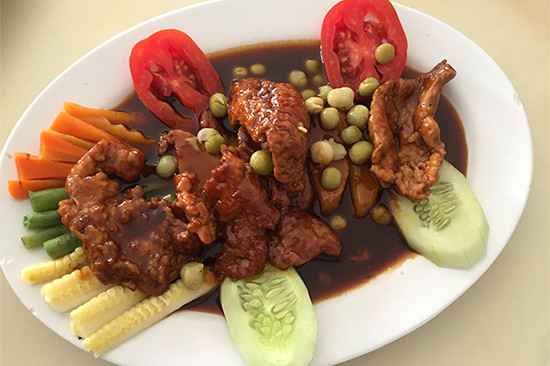 Nikmatnya Mi Baso Ayam Jamur Legendaris di Kota Hujan