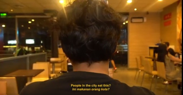 How to Act Like Hooman: Saat Monyet Pengen Jadi Orang Kota