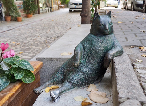 10 Monumen dan Museum untuk Para Legenda Kucing