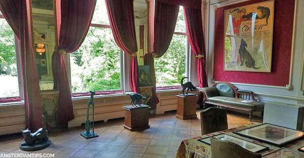 10 Monumen dan Museum untuk Para Legenda Kucing