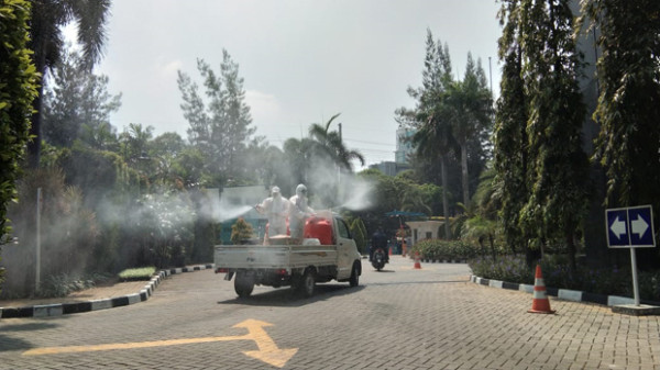 PMI DKI Lakukan Penyemprotan Disinfektan di Area Perkantoran MNC Group