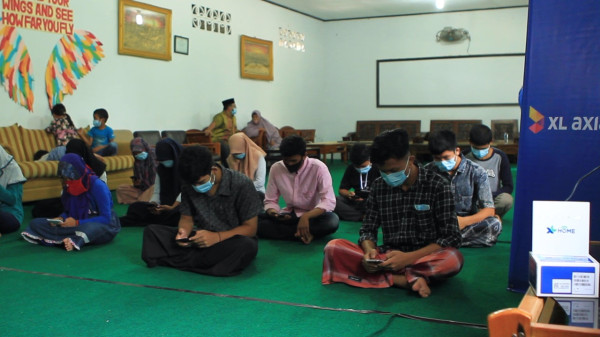 Karyawan XL Axiata Berbagi Ilmu Hadapi Tantangan Zaman ke Siswa Aceh