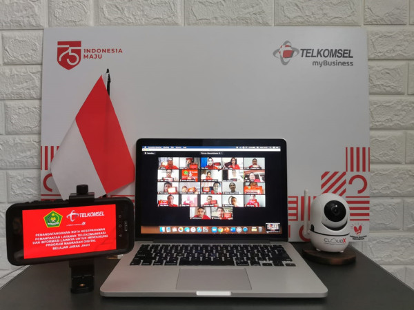 Lagi, Telkomsel Bareng Kemenag Muluskan Belajar Jarak Jauh di Madrasah