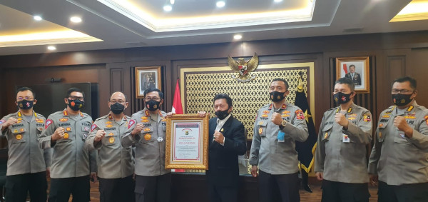 Lemkapi Berikan Penghargaan Promoter Reward kepada Korlantas Polri