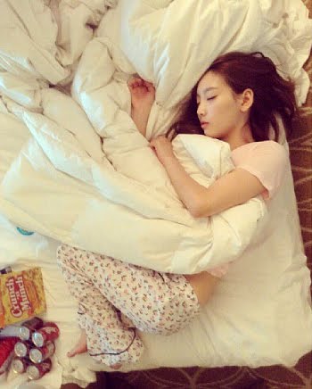 Ini Kebiasaan Unik Idol K-Pop saat Tidur, dari V BTS sampai Taeyeon SNSD