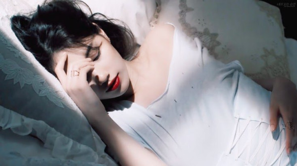 Ini Kebiasaan Unik Idol K-Pop saat Tidur, dari V BTS sampai Taeyeon SNSD
