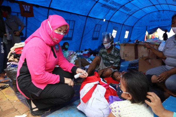 Pemkot Jakut Ajak Komunitas Dongeng Hibur Anak-anak Korban Kebakaran Kalibaru