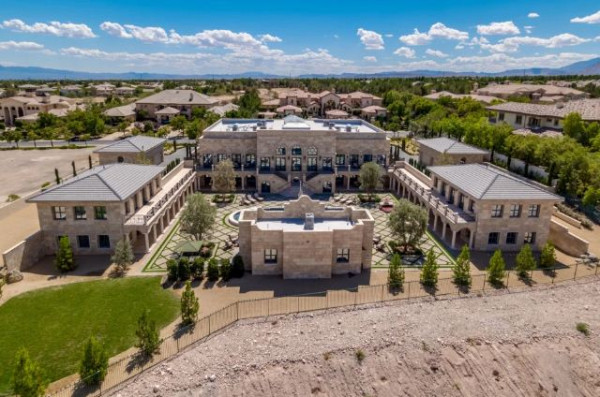 Tajir Melintir, Mayweather! Inilah Deretan Jet, Rumah, Mobil, Arloji Rp2,2 T