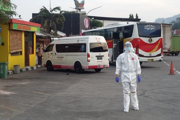 Sakit dan Sesak Napas, 1 Penumpang Bus Meninggal di Rest Area