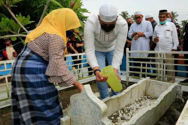 Pendiri Kota Medan Guru Patimpus, Aulia: Jangan Patungnya Diperhatikan, Makamnya Dibiarkan