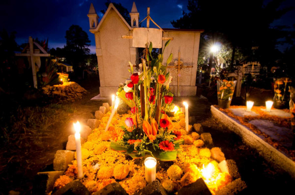 6 Ritual Mistis Unik di Dunia, dari Simpan Mayat sampai Makan Abu Jenazah