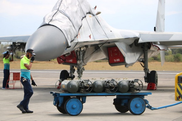 Jet-jet Tempur TNI AU Dari 3 Skadron Udara Bombardir Lumajang