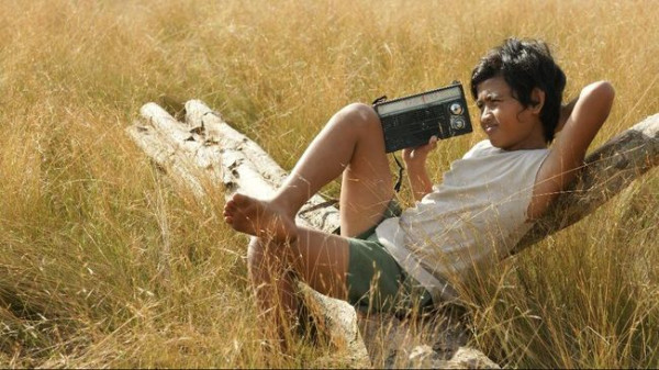 Review Film ‘Laskar Pelangi’: Tagore, Totto-Chan, juga Hirata