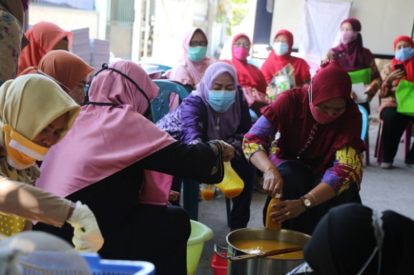 Tingkatkan Imunitas, Warga Rungkut Dilatih Racik Obat Herbal