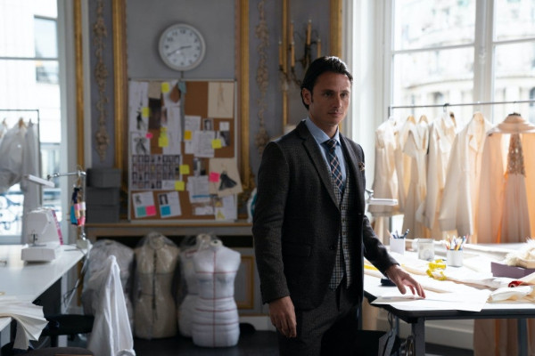 Panduan tentang 10 Cowok Kece dalam Serial Emily in Paris