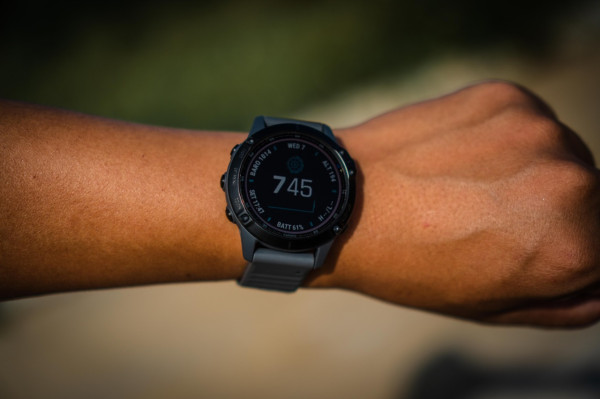 Smartwatch Monster untuk Penggila Olah Raga dan Pencinta Alam