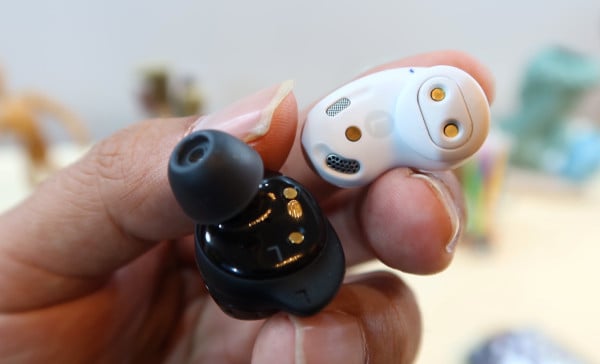 Cari TWS Terbaik? Ini Beda Galaxy Buds Live dan Galaxy Buds+