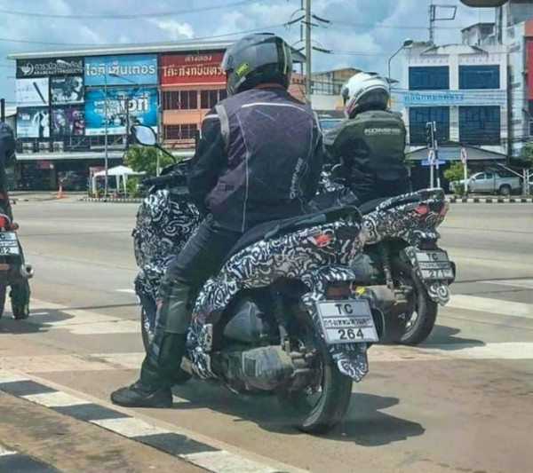 Tidak Bisa Ngeles Lagi, PCX 150 4-Valve Ketangkap Basah di Jalan