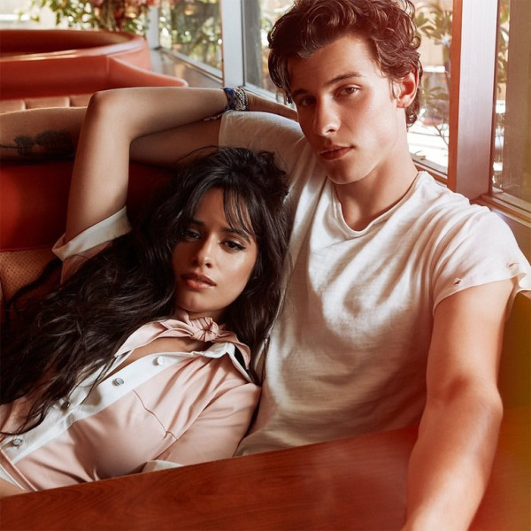 Shawn Mendes Akui Sulit Jadi Diri Sendiri Saat dengan Camila Cabello