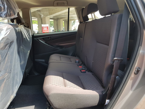 Dealer Vietnam Buka Selubung Interior Toyota Innova Facelift