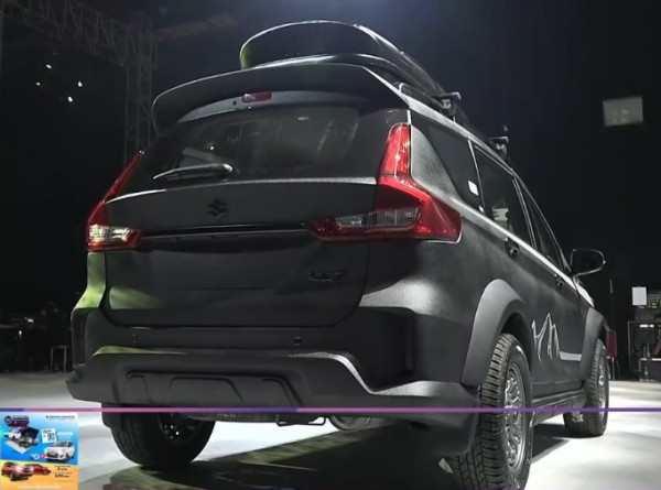 Suzuki XL7 x Signal Kustom Tawarkan Teknologi Smart e-Mirror