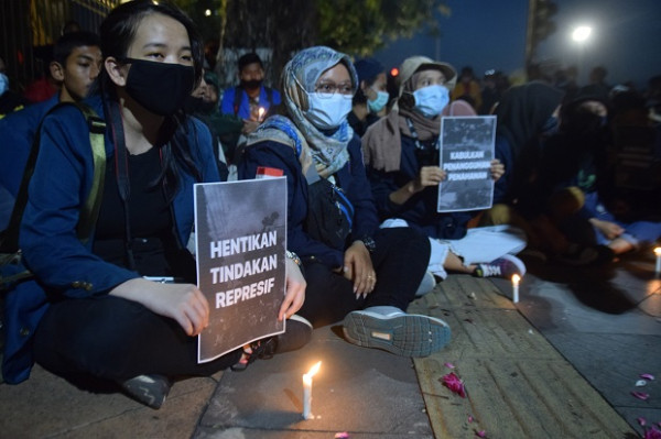 Tuntut Pembebasan, Mahasiswa Semarang Gelar Aksi di Obyek Wisata