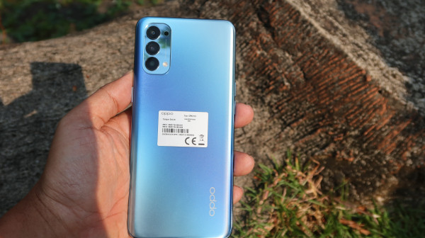 Simak 8 Perbedaan Spesifikasi Oppo Reno4 dan Oppo Reno4 F