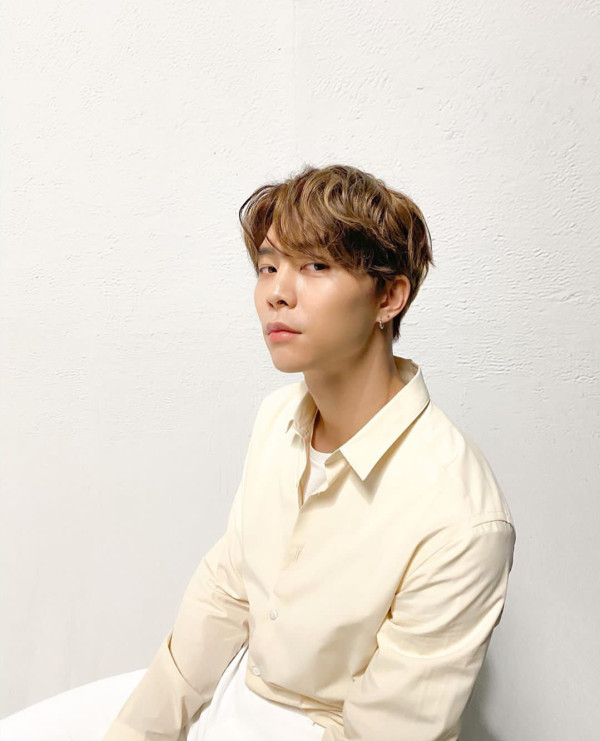 Bukan cuma Ganteng, 5 Idol K-Pop ini juga Terkenal Romantis!