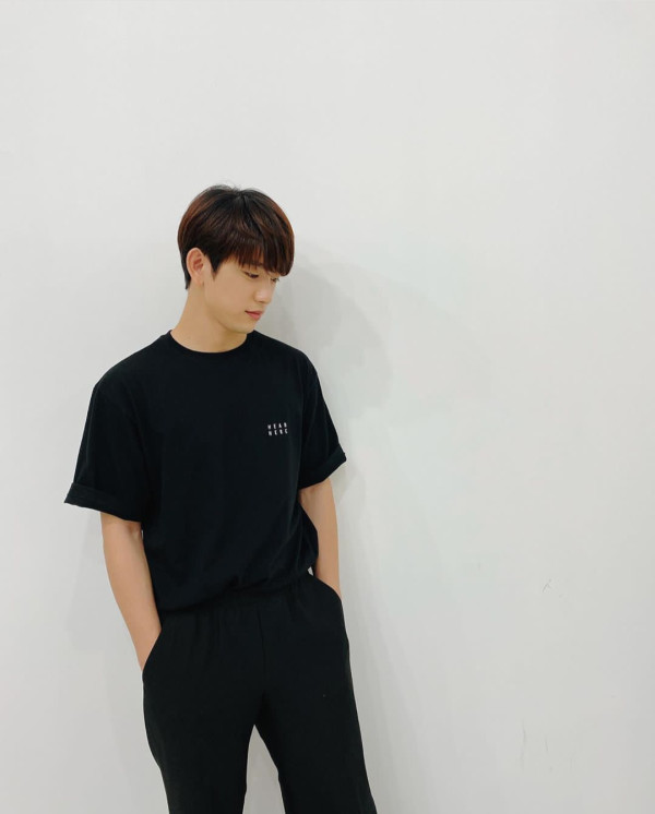 Bukan cuma Ganteng, 5 Idol K-Pop ini juga Terkenal Romantis!