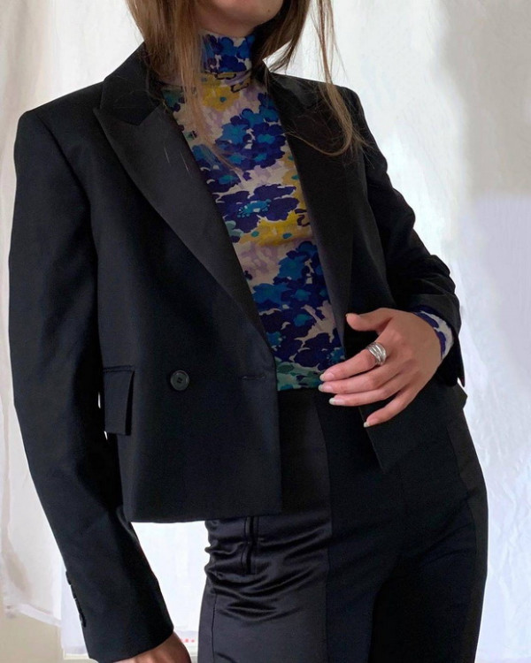 Lima Padu Padan Blazer Cropped yang Bisa Jadi Inspirasi