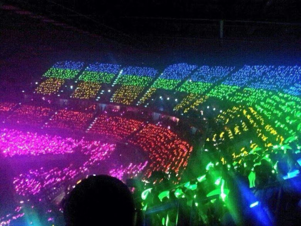 7 'Aturan' Fandom K-Pop yang Sering Dilanggar Para Penggemar